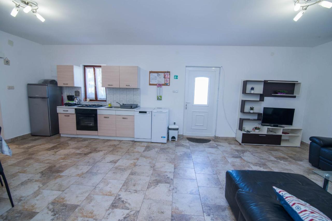 App Bonic Veli Lošinj Exterior foto